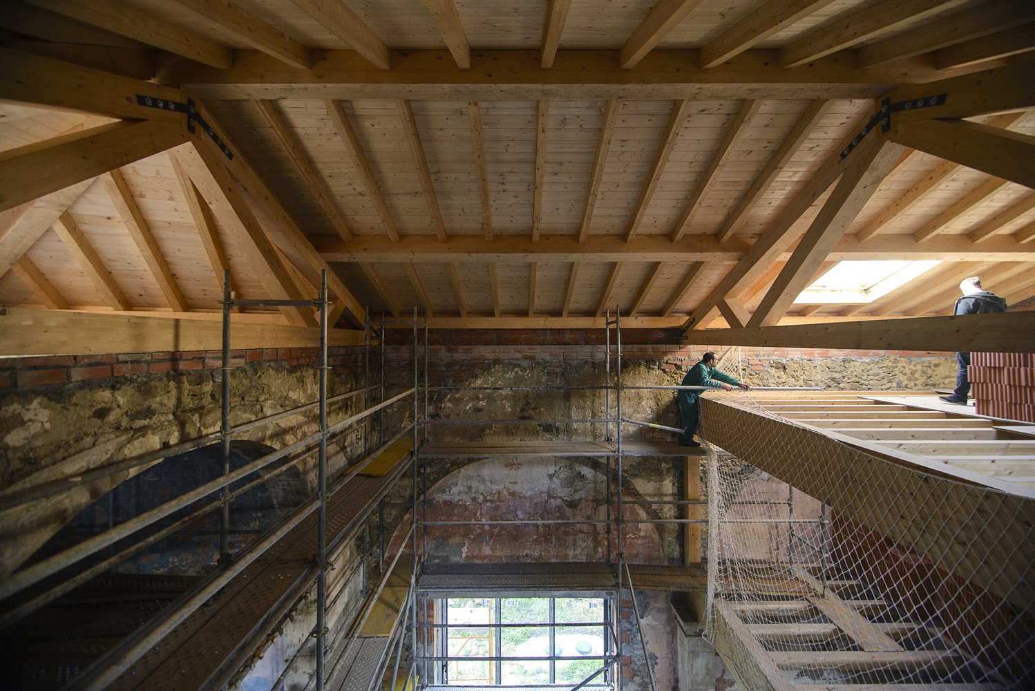 西班牙教堂改住宅项目-27