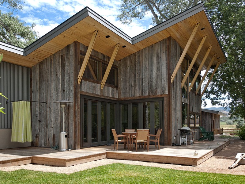 木质度假屋 | 低调简约的河畔避暑胜地-0