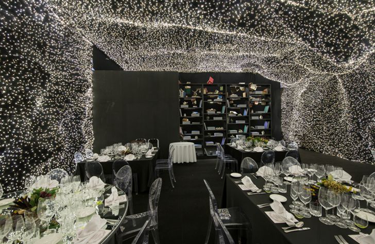 《星际穿越》餐厅 | 25 万灯泡营造浪漫星空-11