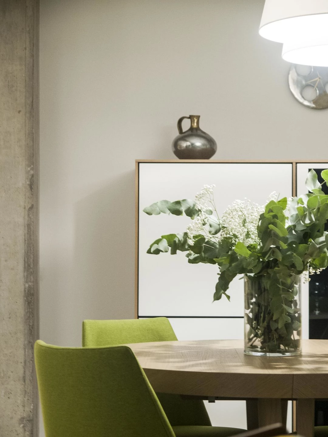 温暖实用的绿意空间复式公寓-23