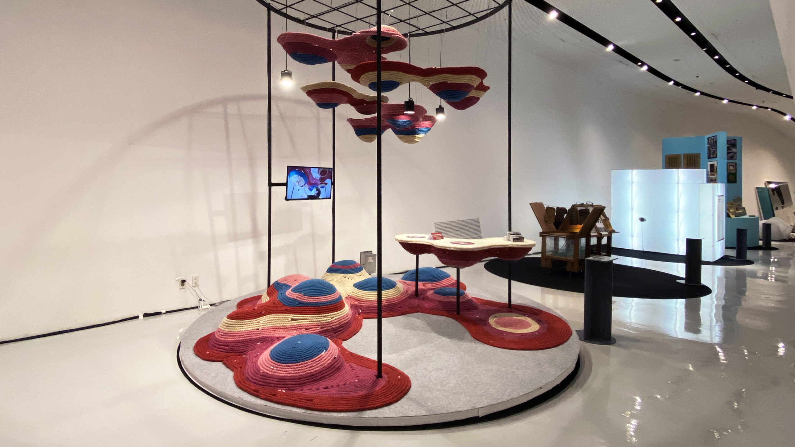 Seoul Biennale 2021 亮点 · 混合人机智能的 AR 设计-1