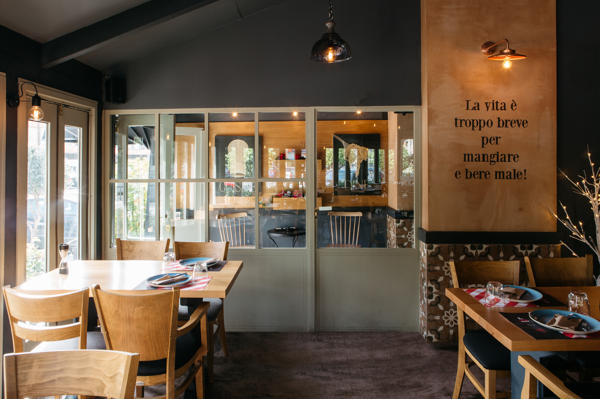 波尔图菲诺比萨店 | 地中海风情与意大利建筑的完美结合-5