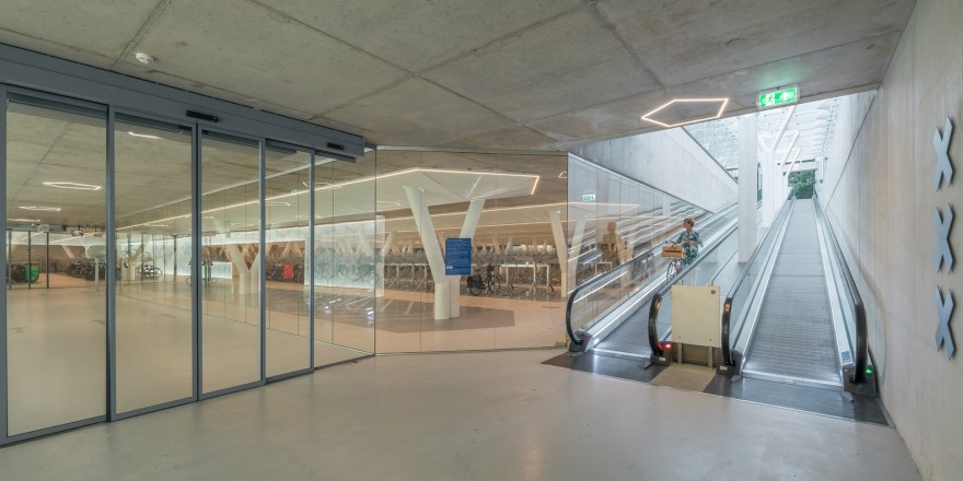 阿姆斯特丹Zuid火车站 自行车停车场-12