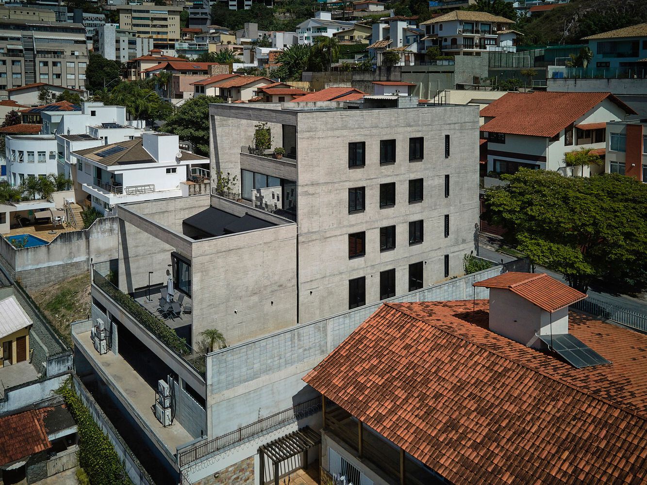 巴西 Bento 公寓建筑 | 简约结构与自然材料的完美融合-29