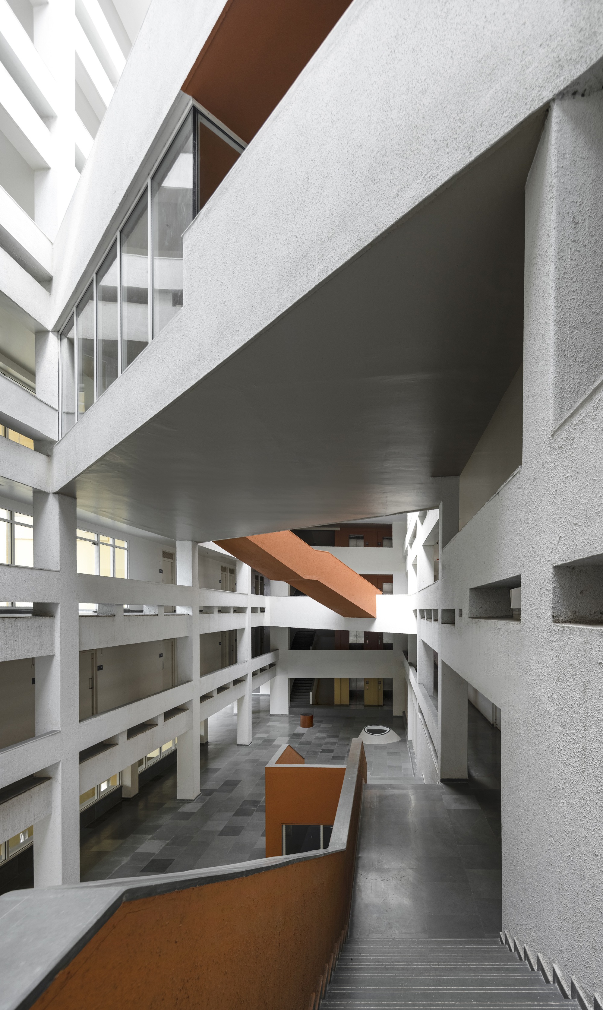 Veermata Jijabai Technological Institute Student Housing / MO-OF-42