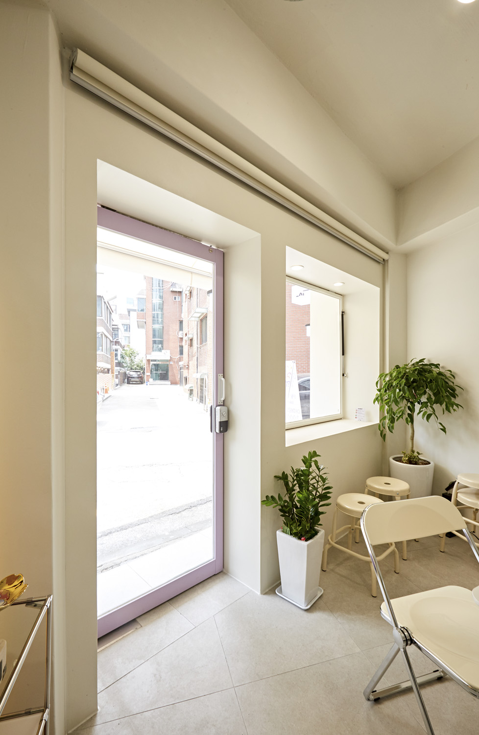 简约白色咖啡厅 | 8 平米的小空间，大设计-10