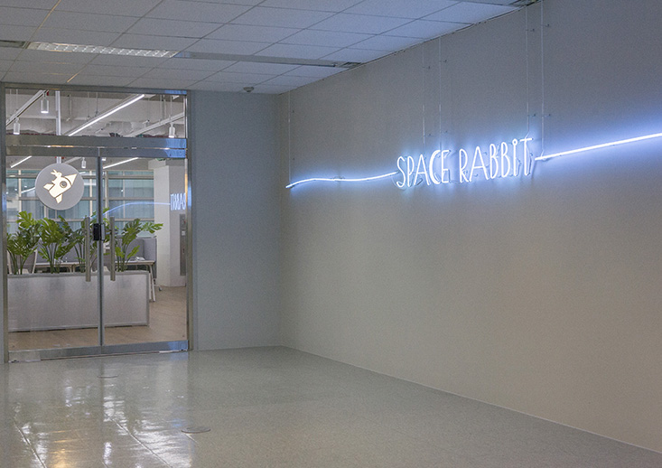 简约白诠释办公空间之美-9