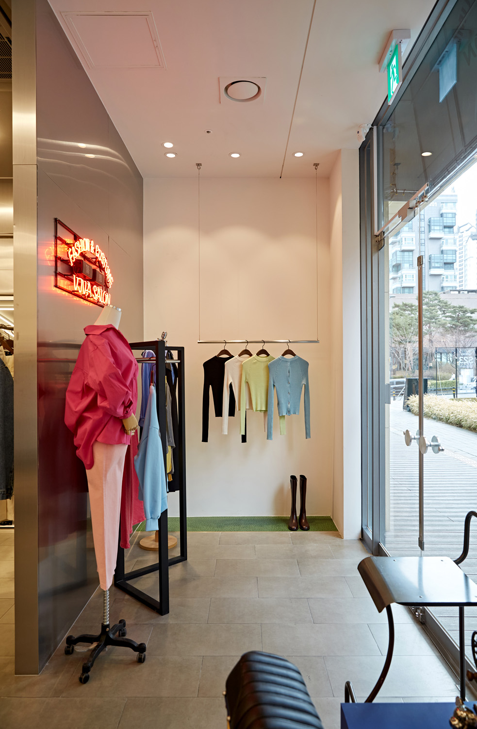 简约 22 平米女性服饰店设计，展现女性柔美魅力-15