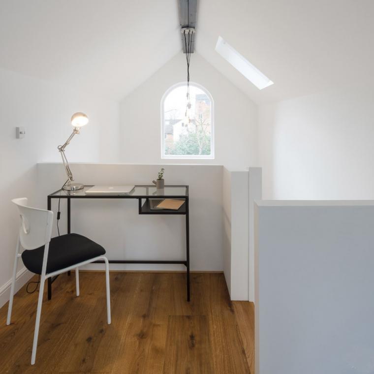 英国马厩变身的宜居工作室兼住宅-18