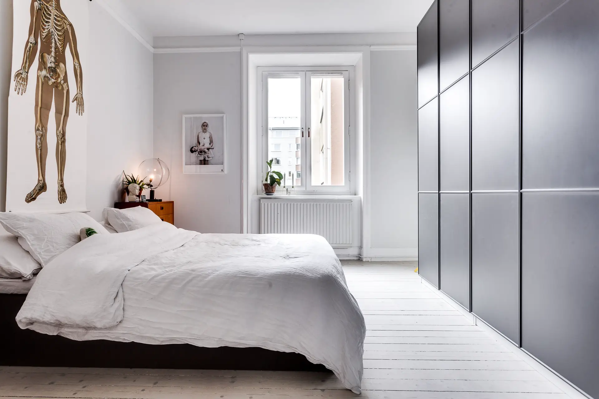 奇特人体模型装饰 | 铜制背挡板的巧妙运用-10