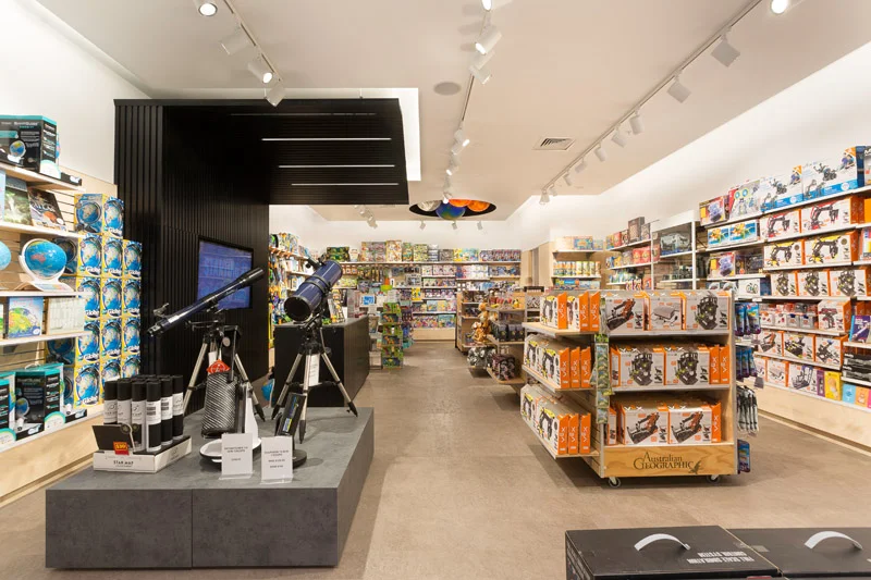 澳大利亚地理杂志线下店铺设计项目丨aplin creative-22