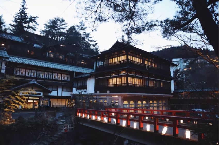 《千与千寻》现实版奇幻空间,重温经典场景-54