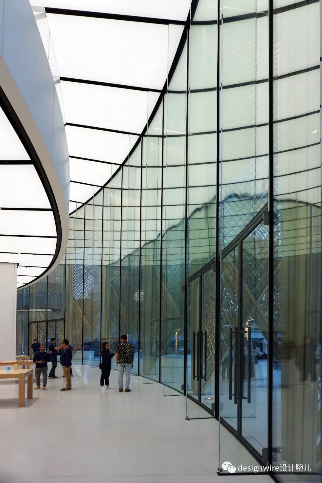 全球首个水上漂浮苹果店，创新设计诠释品牌理念-201