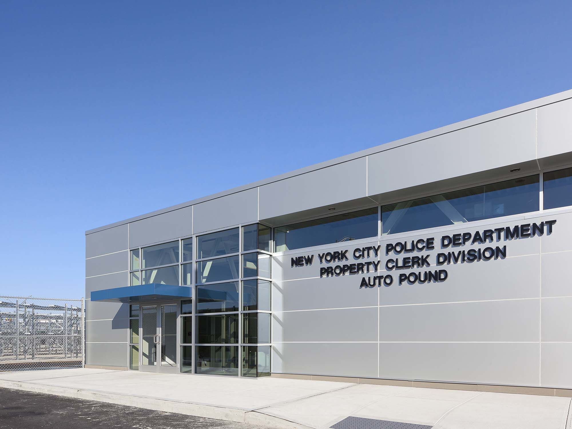 纽约警察局车辆存放设施-18