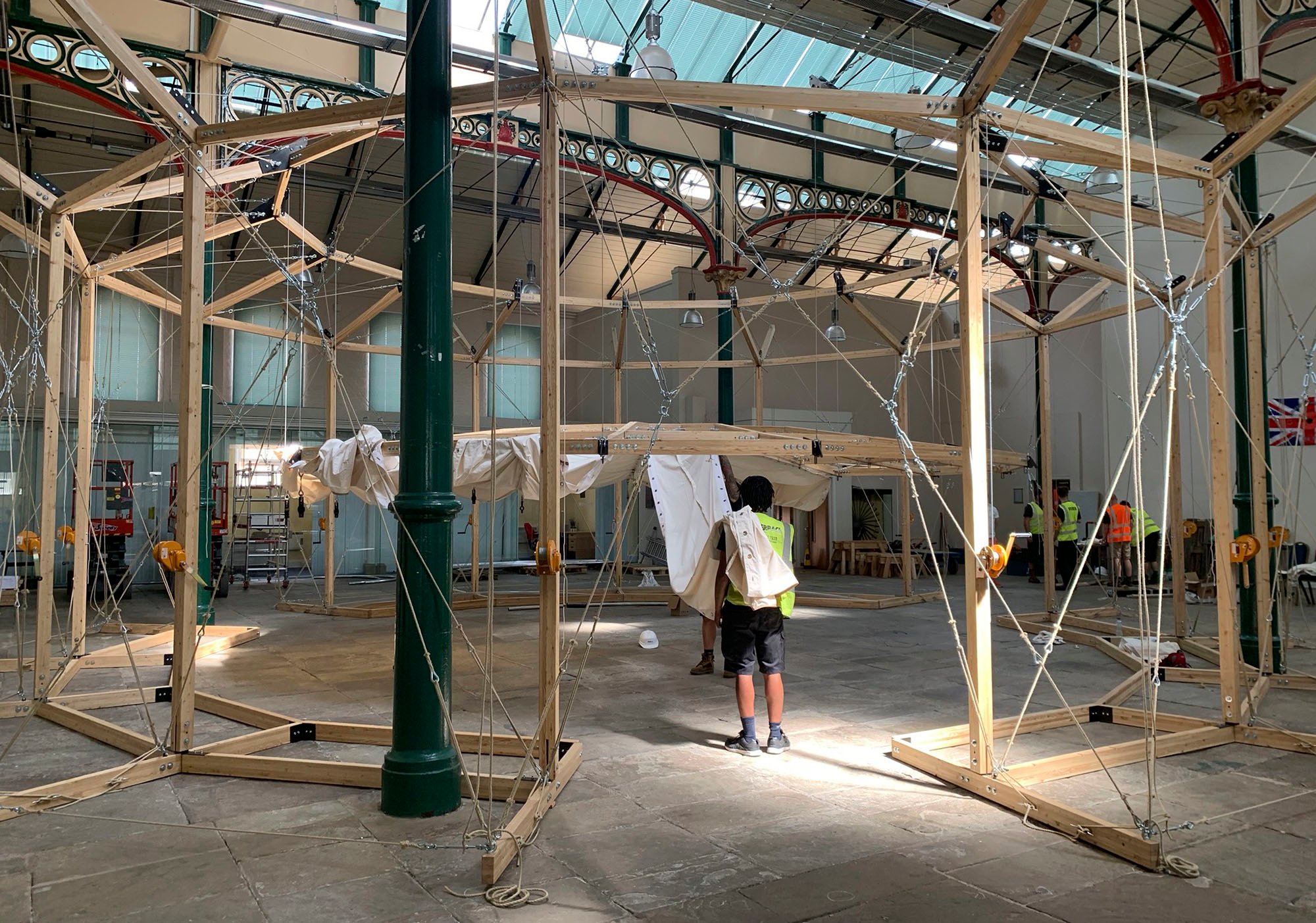 巢穴；兽穴（注：The Den常见含义为巢穴；兽穴，但它在不同语境可能有不同含义，如小房间；私室 等，若有具体语境可提供以便更精准翻译） 丨英国曼彻斯特丨Haworth Tompkins-6