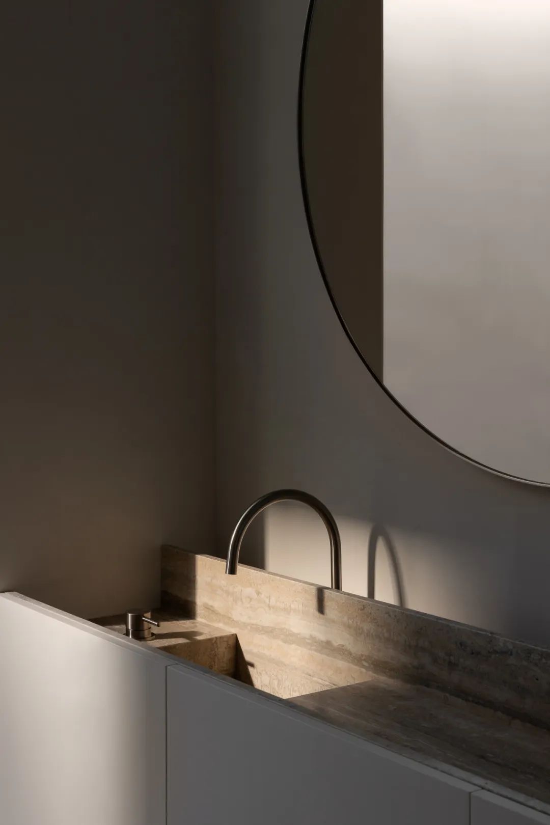 光与开放 · 艾玛·塞尔泽的极简之家丨澳大利亚墨尔本丨Selzer 设计工作室-19