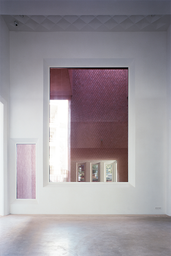 Z33 艺术馆 · 静谧之墙与城市对话-92