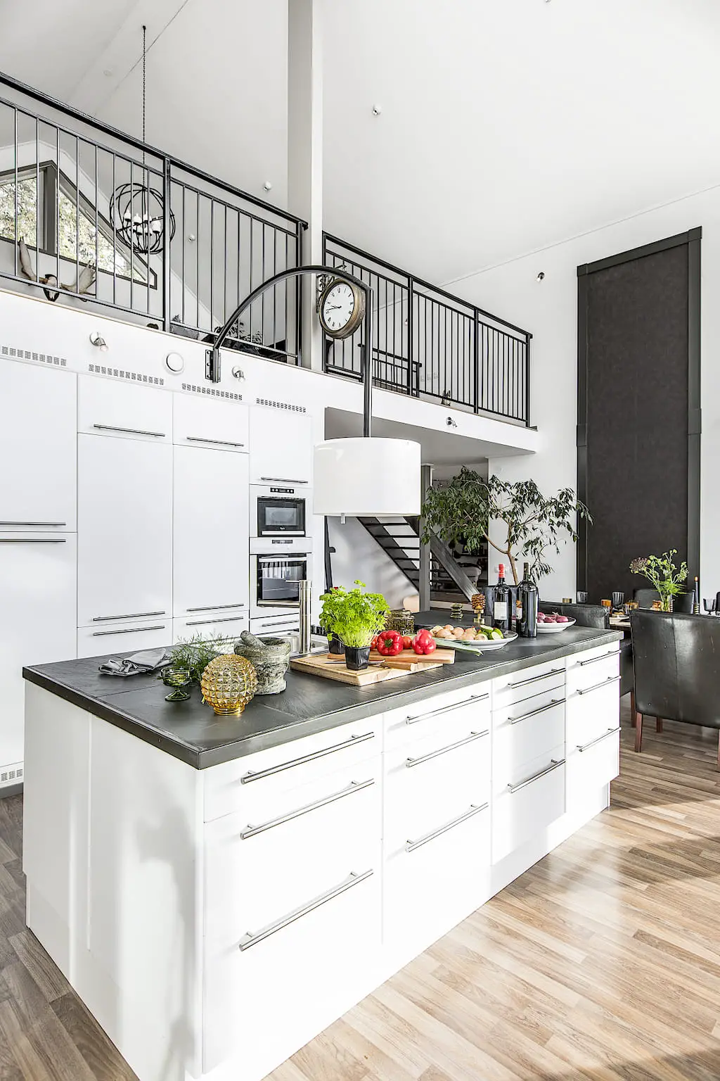 瑞典黑色别墅 | 水上的豪华游轮-8