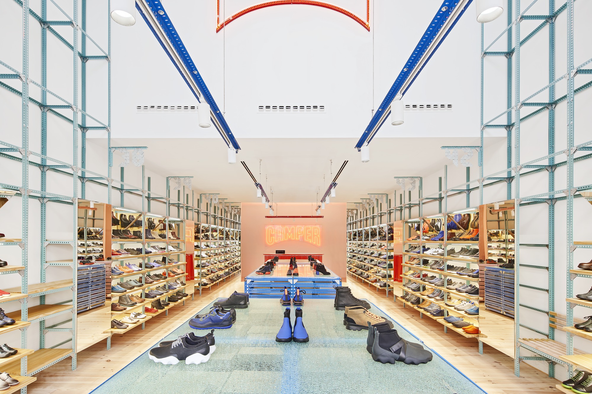 Camper Store / Oficina Penadés-18