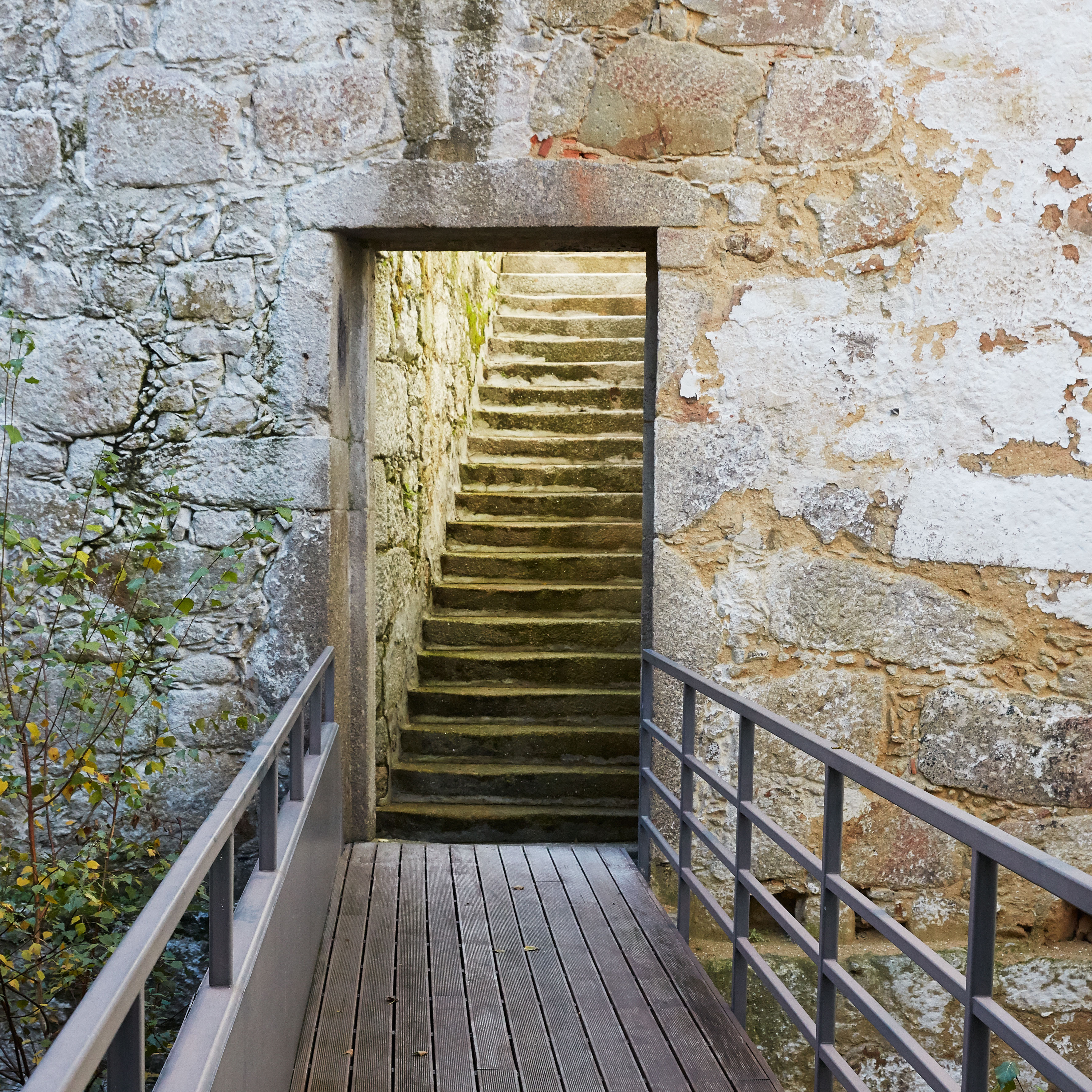 波尔图河畔的复古建筑重生-13