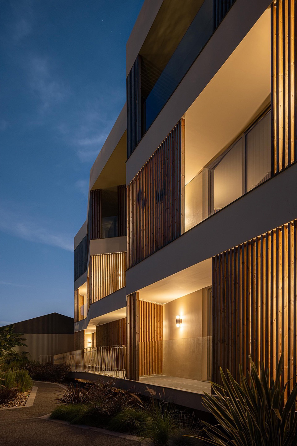 ERNESTO DO CANTO住宅区丨葡萄牙蓬塔德尔加达丨BOX arquitectos-97