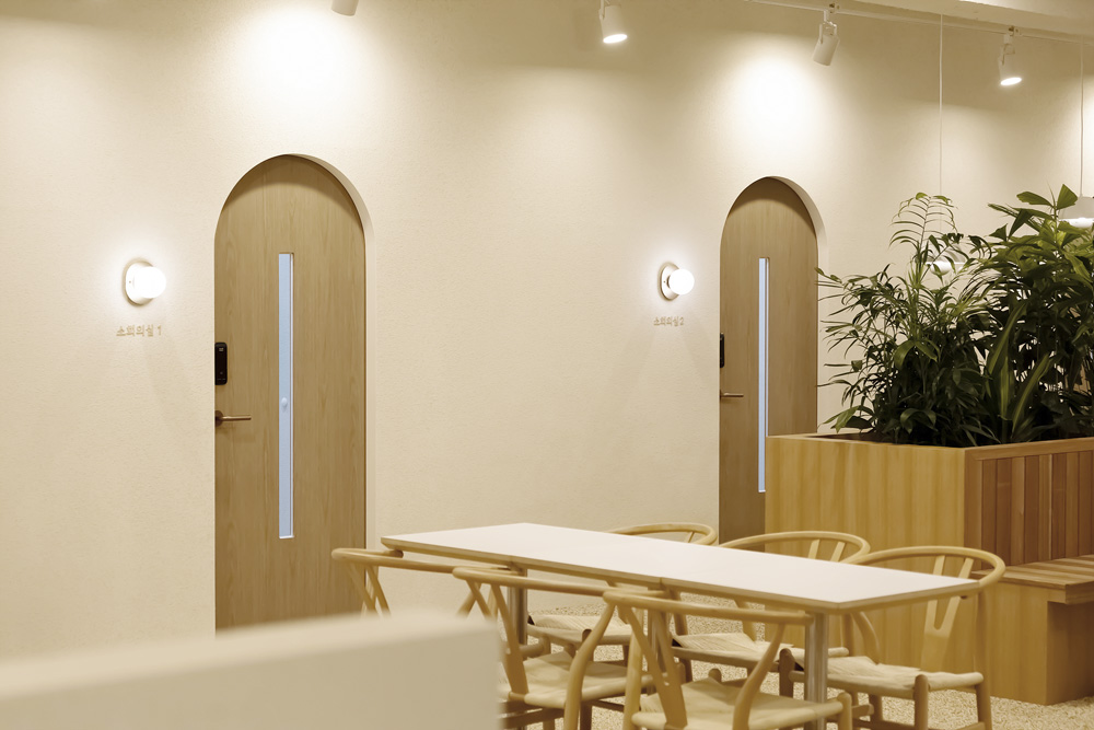 240 平现代白色&木质咖啡厅设计-28