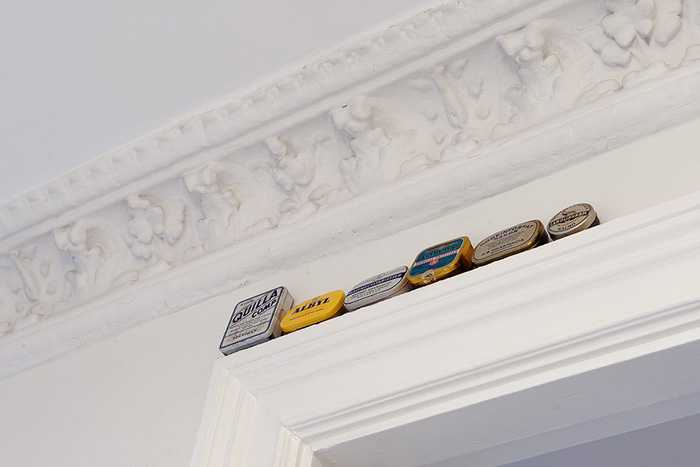 瑞典城市公寓的印花墙纸设计-9