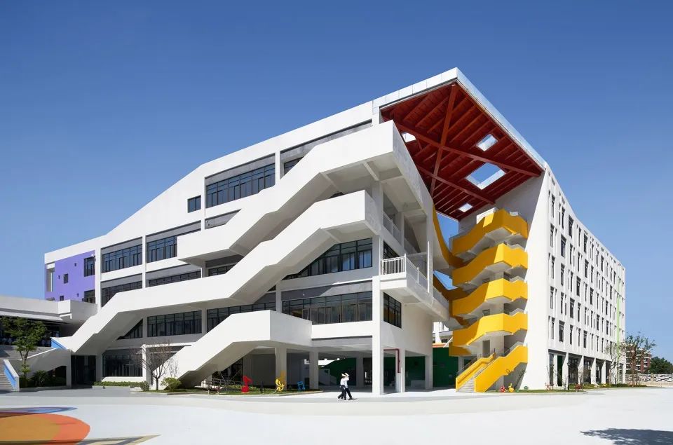 乐清育英寄宿学校 | 螺旋体建筑的丰富空间与创新教育理念-16