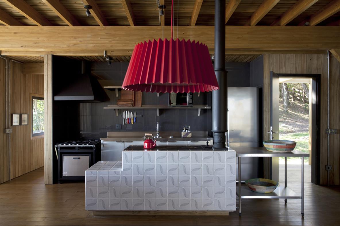 巴西 Bocaina 山居 | 木质结构的北欧风格度假屋-18