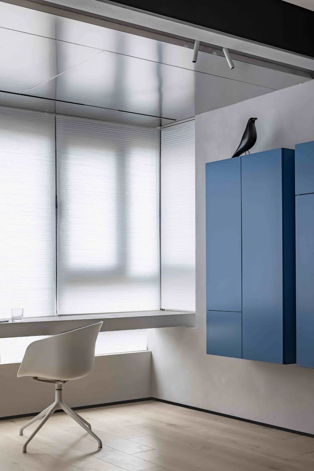 钢板+大理石，前卫艺术的教师之家 | 云行设计-16