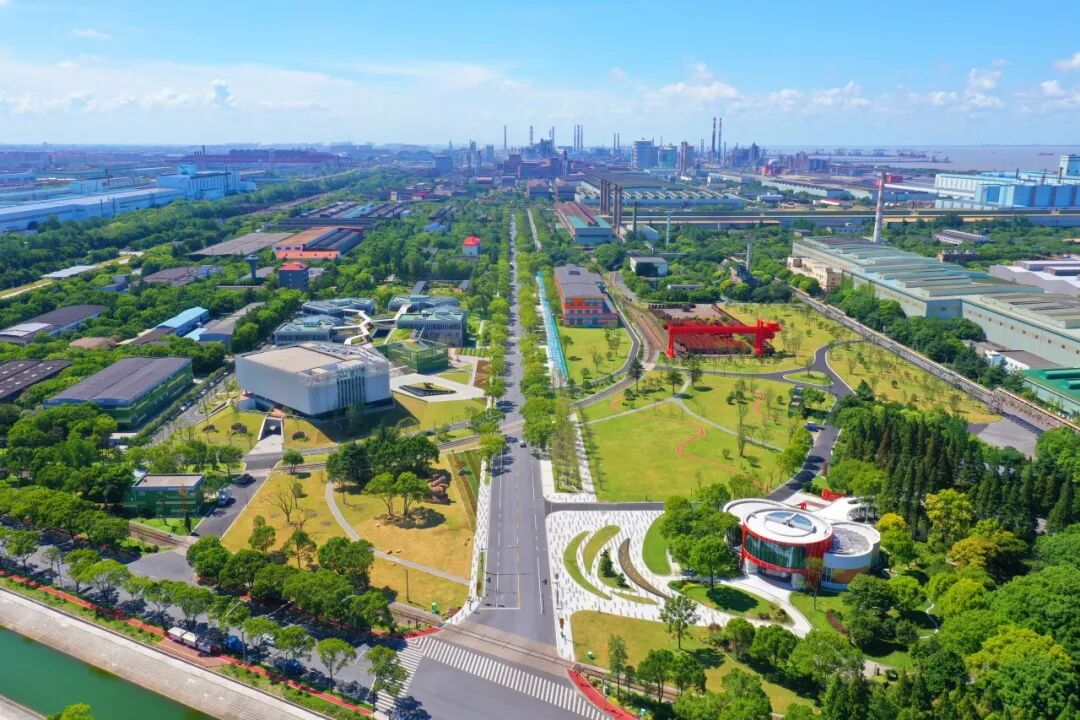 绿化养护｜“智”护钢铁绿洲：宝钢宝山基地的绿色呼吸由我们来守护-12