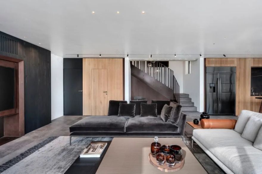 特拉维夫顶层住宅,黑白色调的时尚空间-13