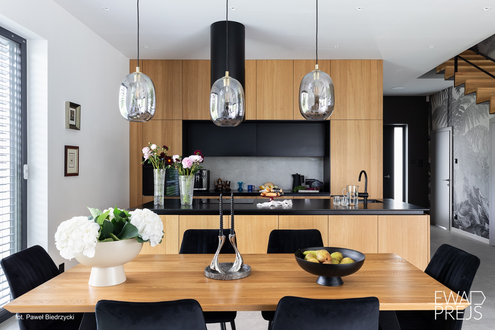 Interior in Mikołów - raw minimalism vs warm coziness-11