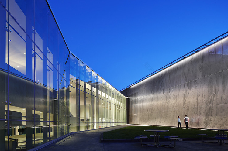 堪萨斯大学德布鲁斯中心(DeBruce Center)-2