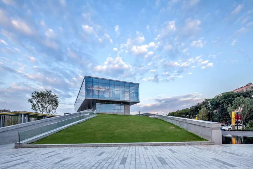 山水之间的城市客厅——昆明佳兆业城市广场-19