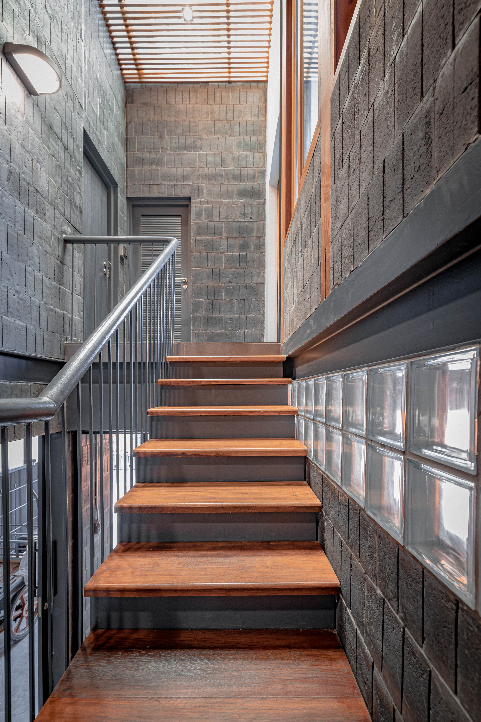 Baan Priggang / BodinChapa Architects-28