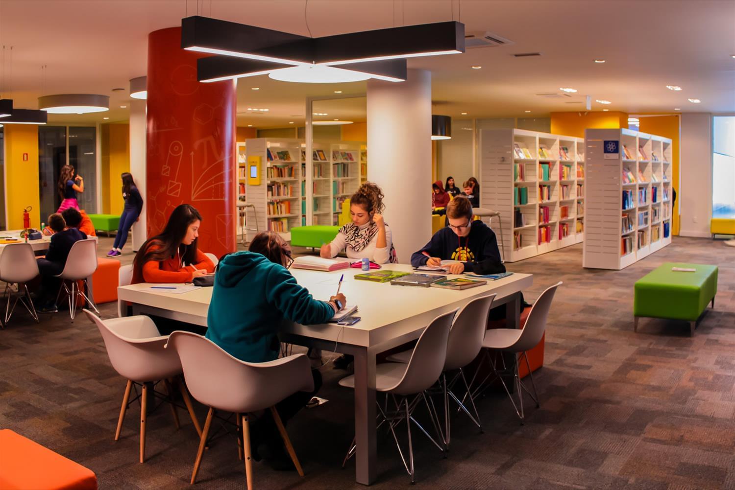 巴西 Marista Rosário 图书馆设计-3