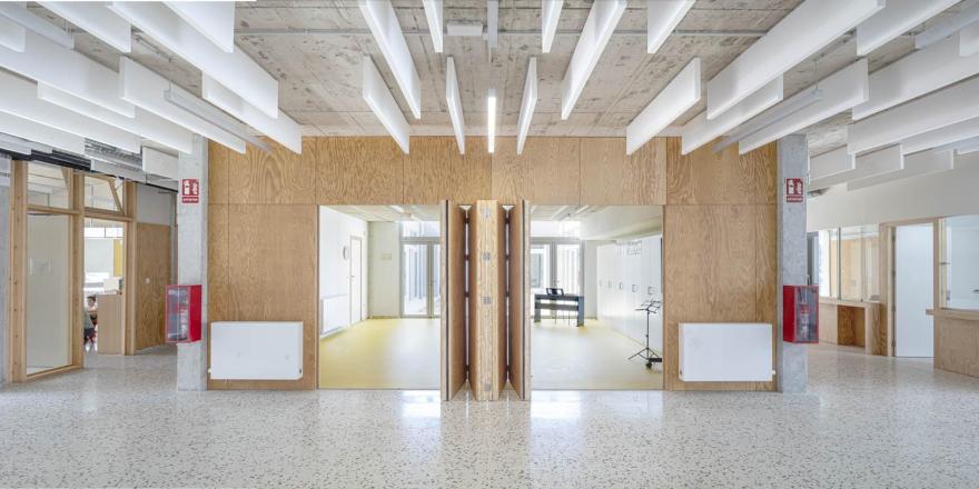 西班牙 Sant Fruitós 教育建筑丨西班牙巴塞罗那丨Adrià Goula-16