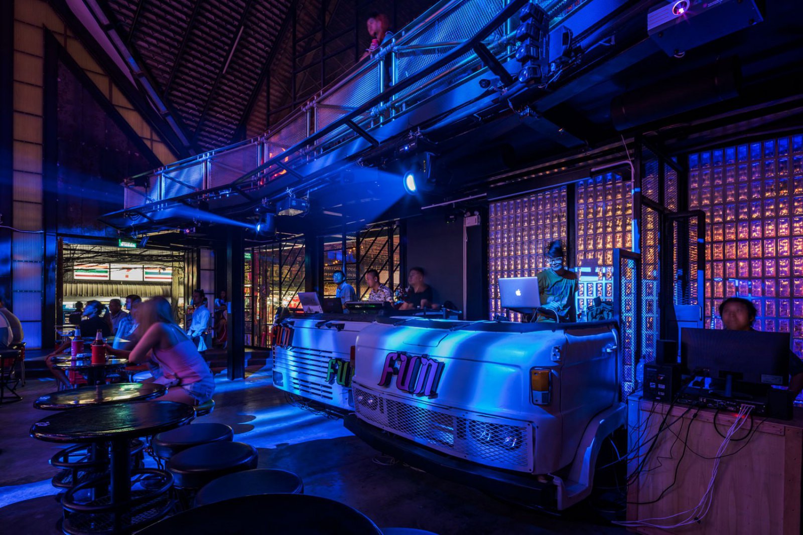 芭提雅850㎡酒吧  STUDIO PLP-11