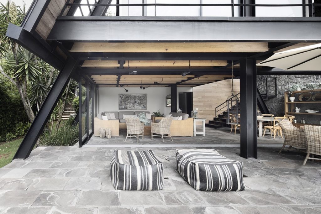 墨西哥两层现代住宅设计-21