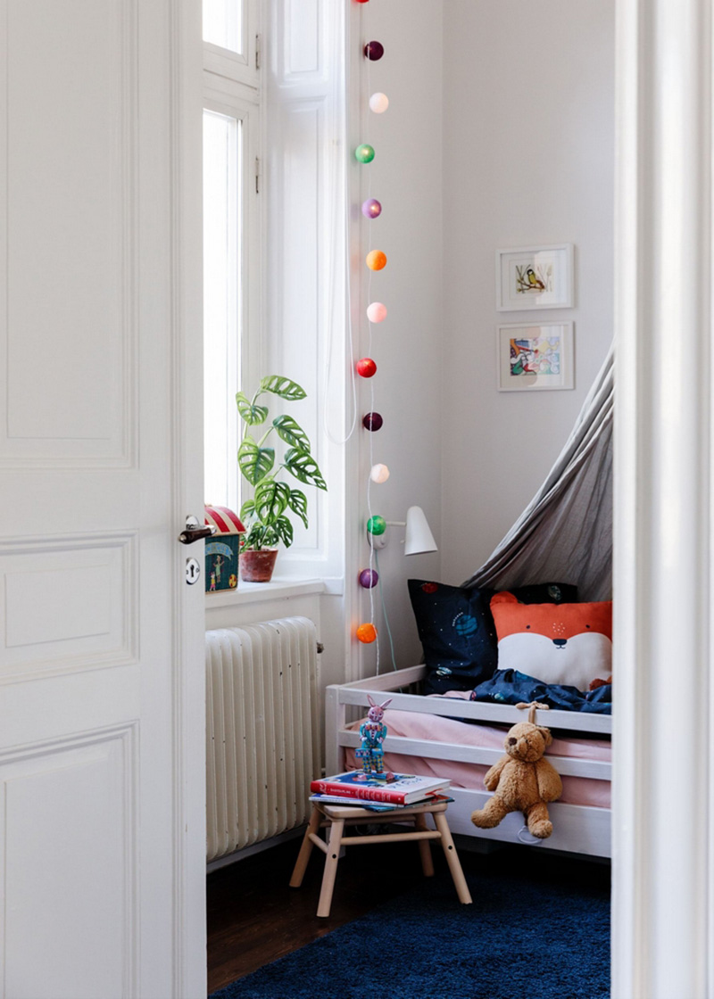 瑞典家庭公寓的明亮色彩与创意分区设计-23