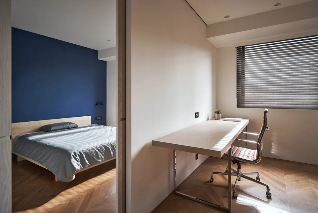 130 平高级灰原木三居-18