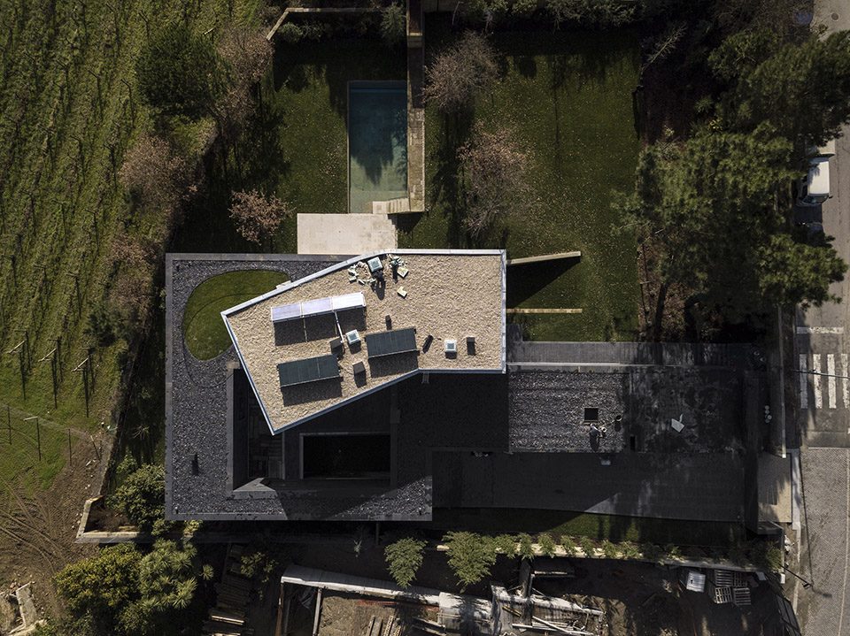 葡萄牙 RPFV 别墅,融入自然与历史的现代住宅设计-8