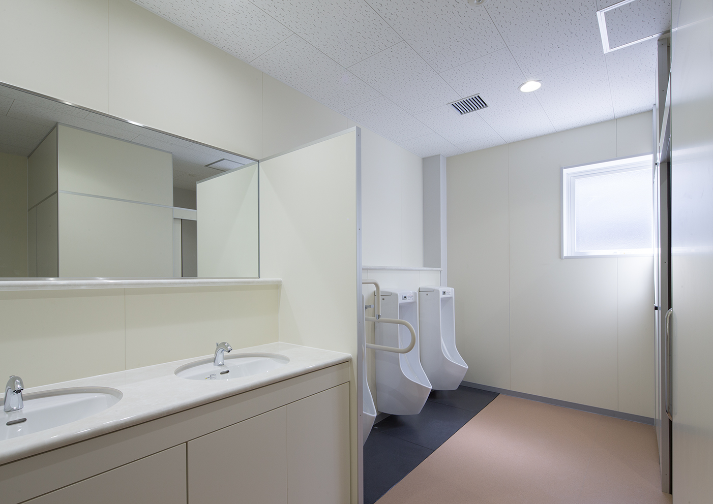 九州工业大学未来型インタラクティブ教育棟  環・設計工房丨日本福冈丨鮎川透,杉本泰志,安武昌子-16