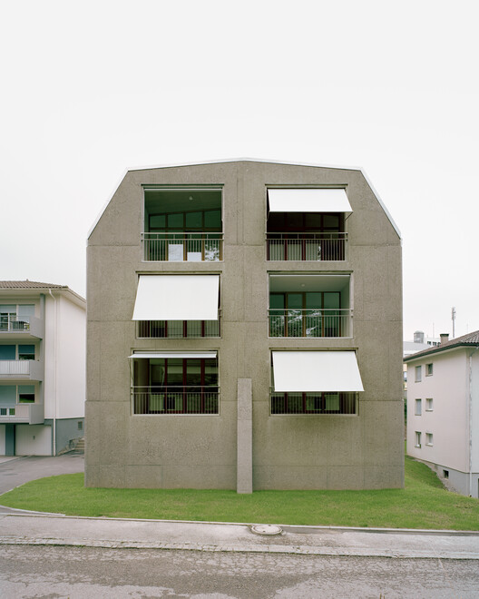 瑞士乡村豪华公寓丨Deschenaux Architects-9