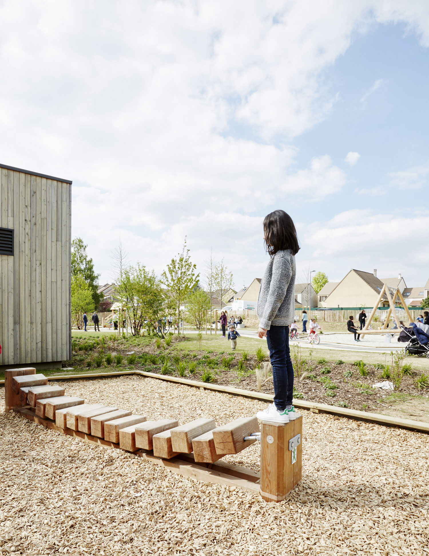 法国 Courdimanche 公园游乐场 | 绿意盎然的城市空间-15