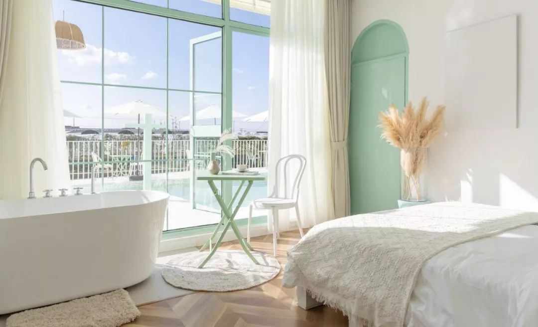 薄荷绿，泳池、星空房、落地窗、浴缸一个都不能少！-2