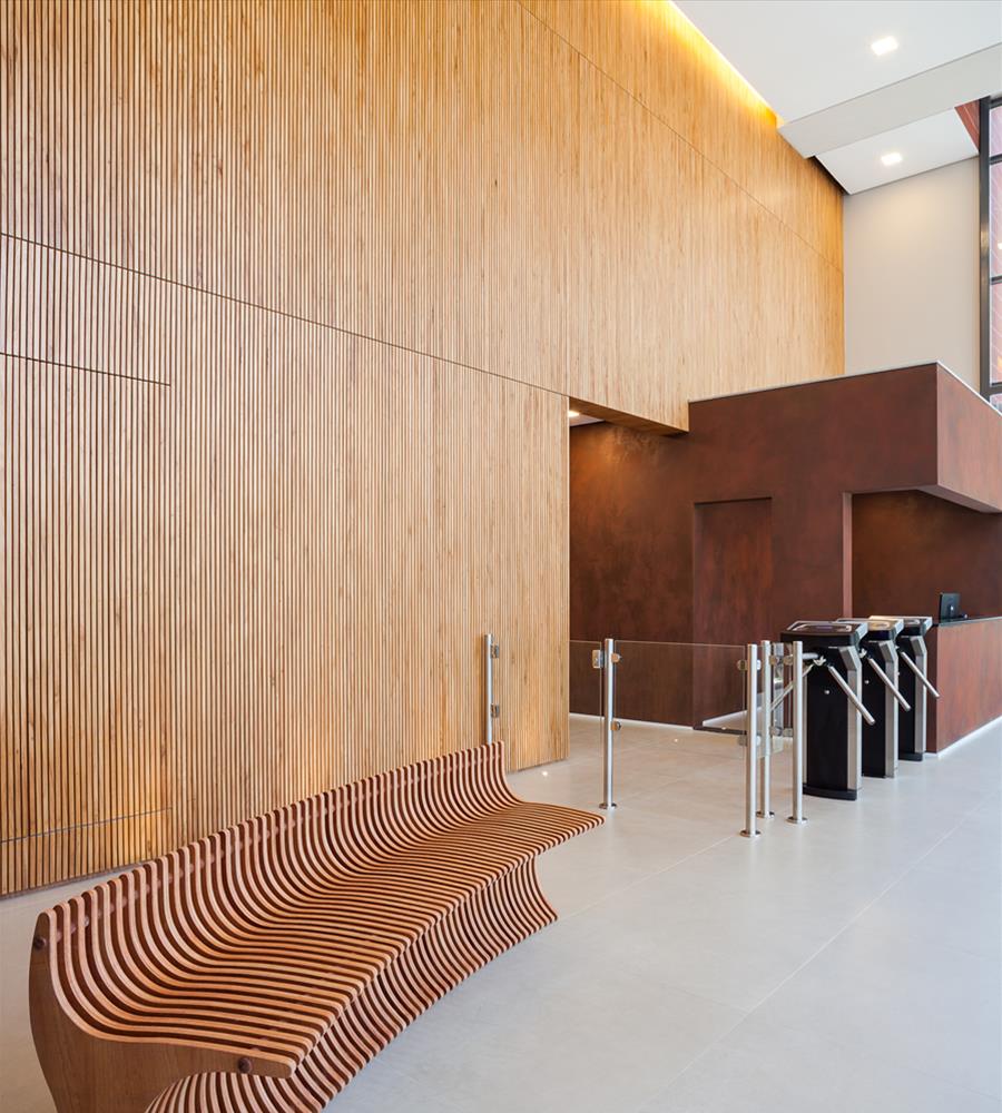 巴西 MEET 项目 | 木质与玻璃的完美结合-9