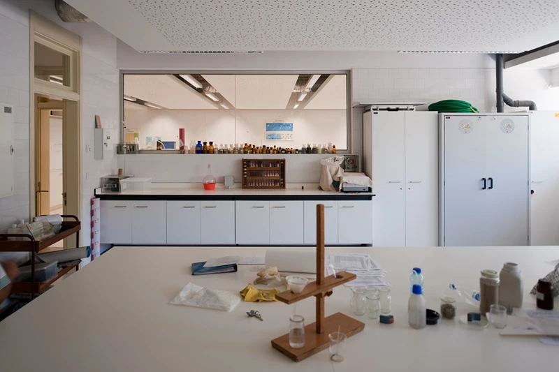 葡萄牙 Emídio Navarro 中学现代改造,室内设计焕新-23