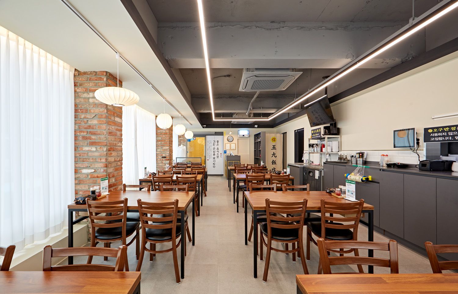 25 平米极简中式住宅，白色与木色完美融合-4